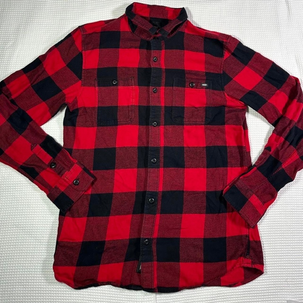 Vans red and black plaid flannel shirt in a medium slim fit